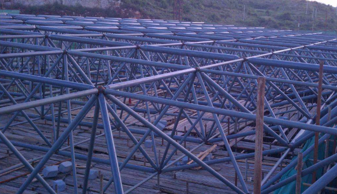 巴彦淖尔概述网架加工公司对网架保温隔热的办法